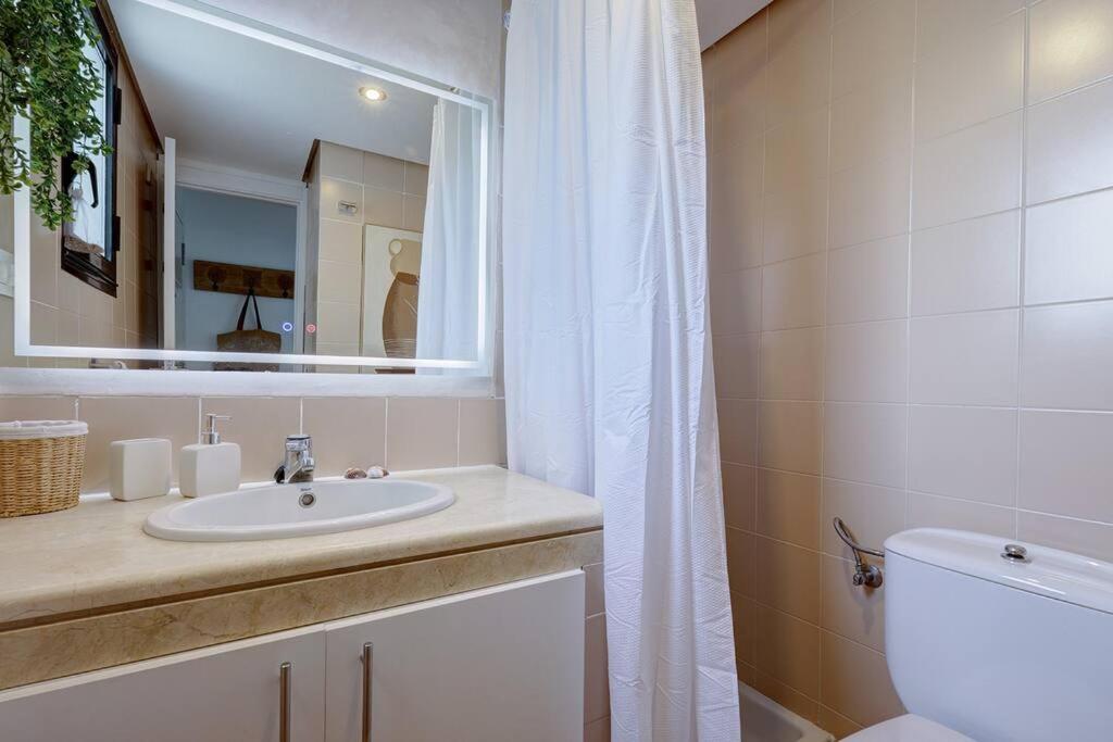 Apartment 4 Bedroom Townhouse 200 Meters From The Beach!
