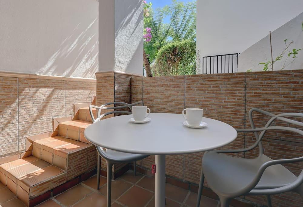4 Bedroom Townhouse 200 Meters From The Beach! Apartment Estepona