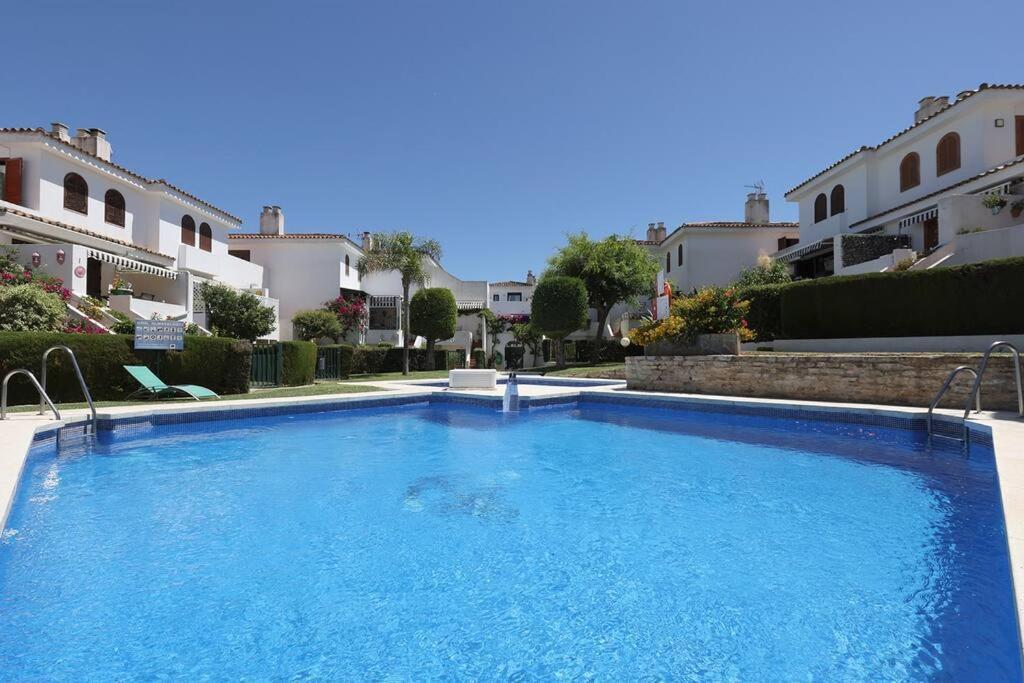 Apartment 4 Bedroom Townhouse 200 Meters From The Beach! Estepona