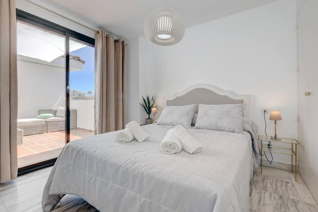 4 Bedroom Townhouse 200 Meters From The Beach! Appartement Estepona