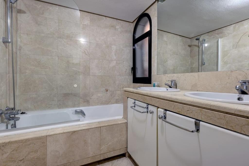 Appartement 4 Bedroom Townhouse 200 Meters From The Beach! *