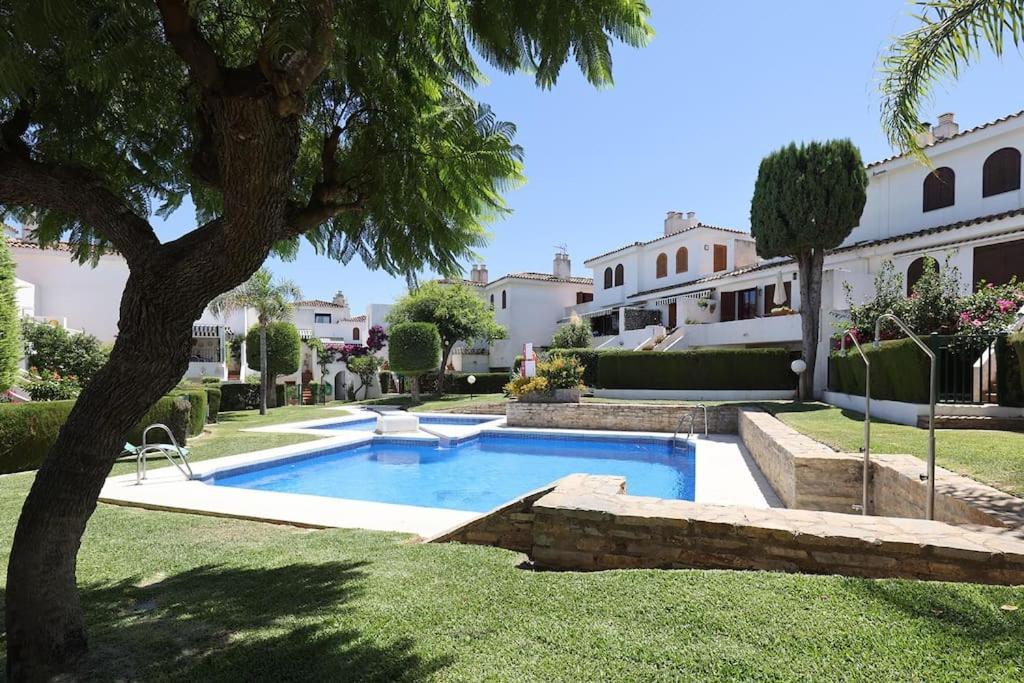 4 Bedroom Townhouse 200 Meters From The Beach! Estepona