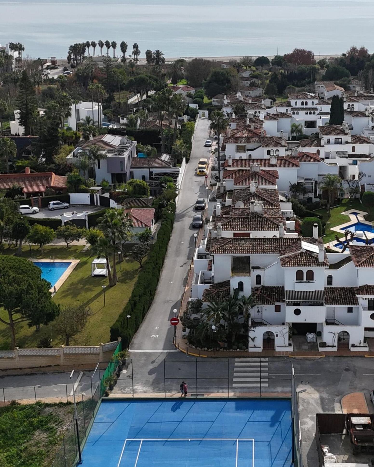 Appartement 4 Bedroom Townhouse 200 Meters From The Beach! Estepona